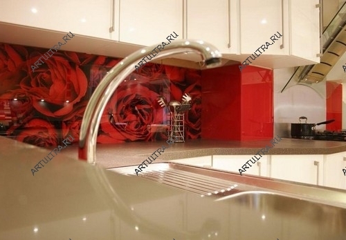 Печать на стеклянном фартуке для кухни - розы